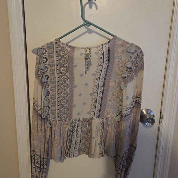 American Eagle Bohemian Patterned Long Sleeve Top - Picture 6 of 6